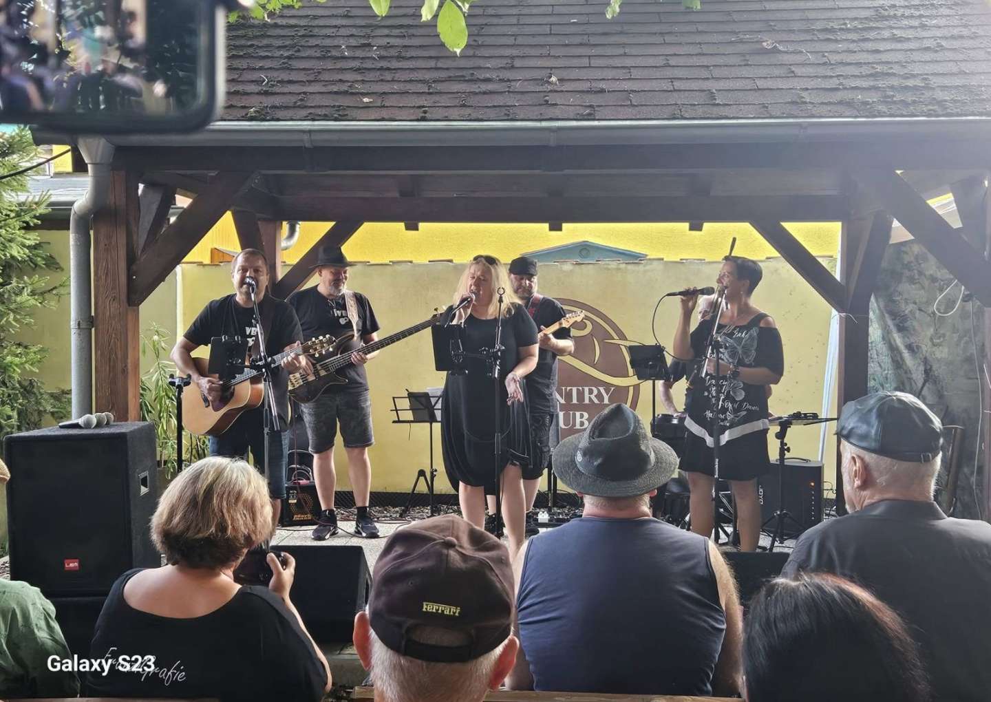 Country zábava 11. 4.