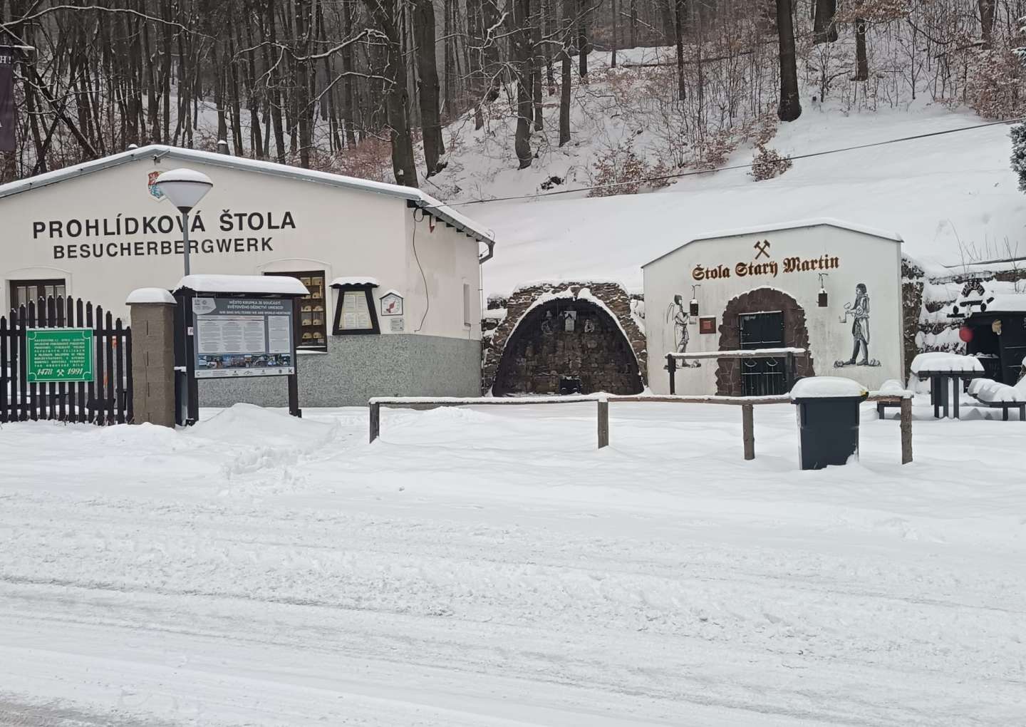 Štola na křídlech netopýra