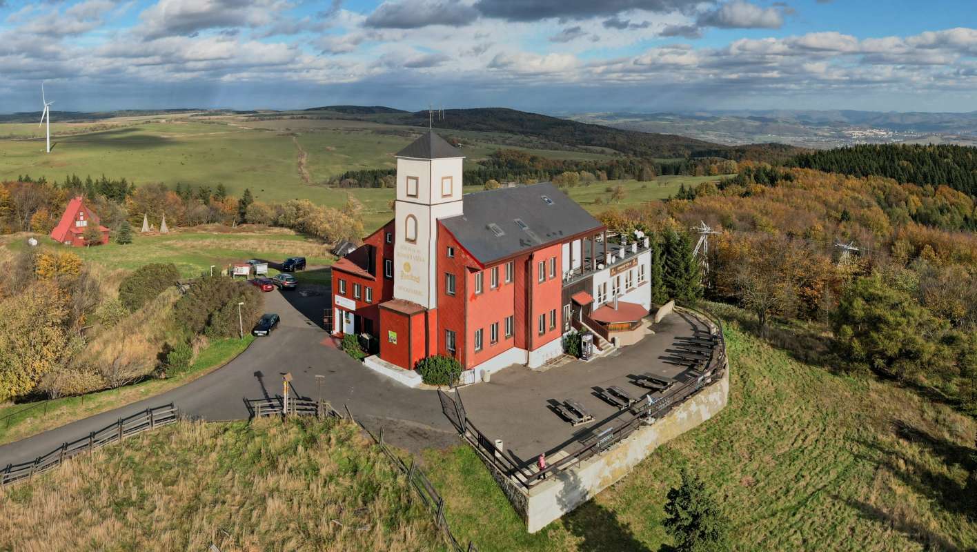 Horský hotel a restaurace Komáří vížka