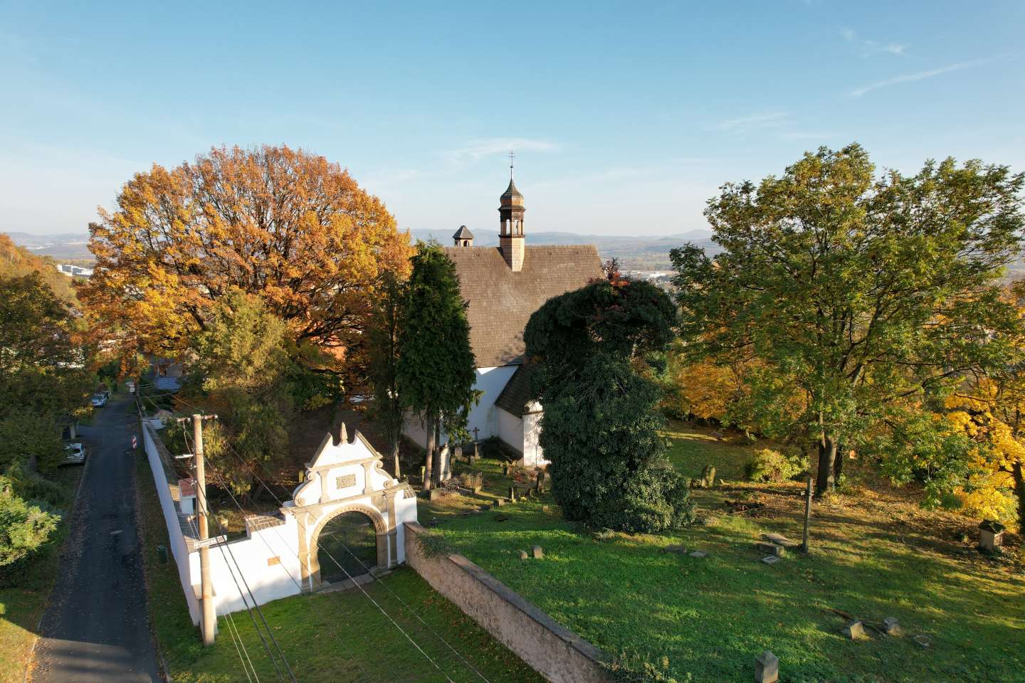 Krupka, vstup do kostela sv. Anny