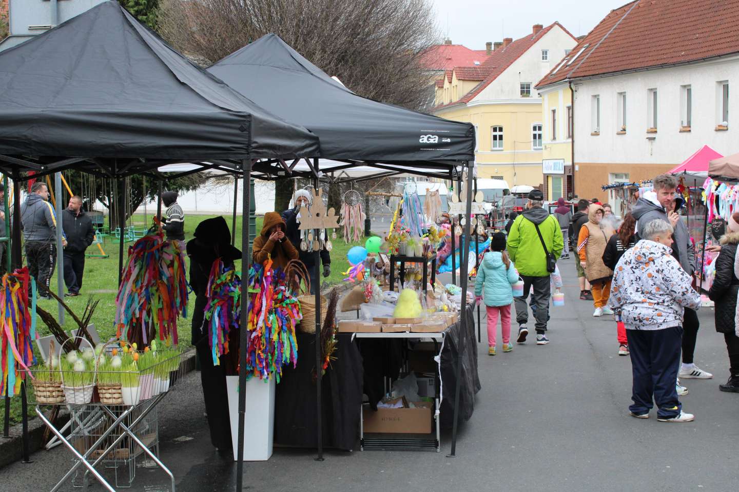 VELIKONOČNÍ JARMARK v parku před úřadem