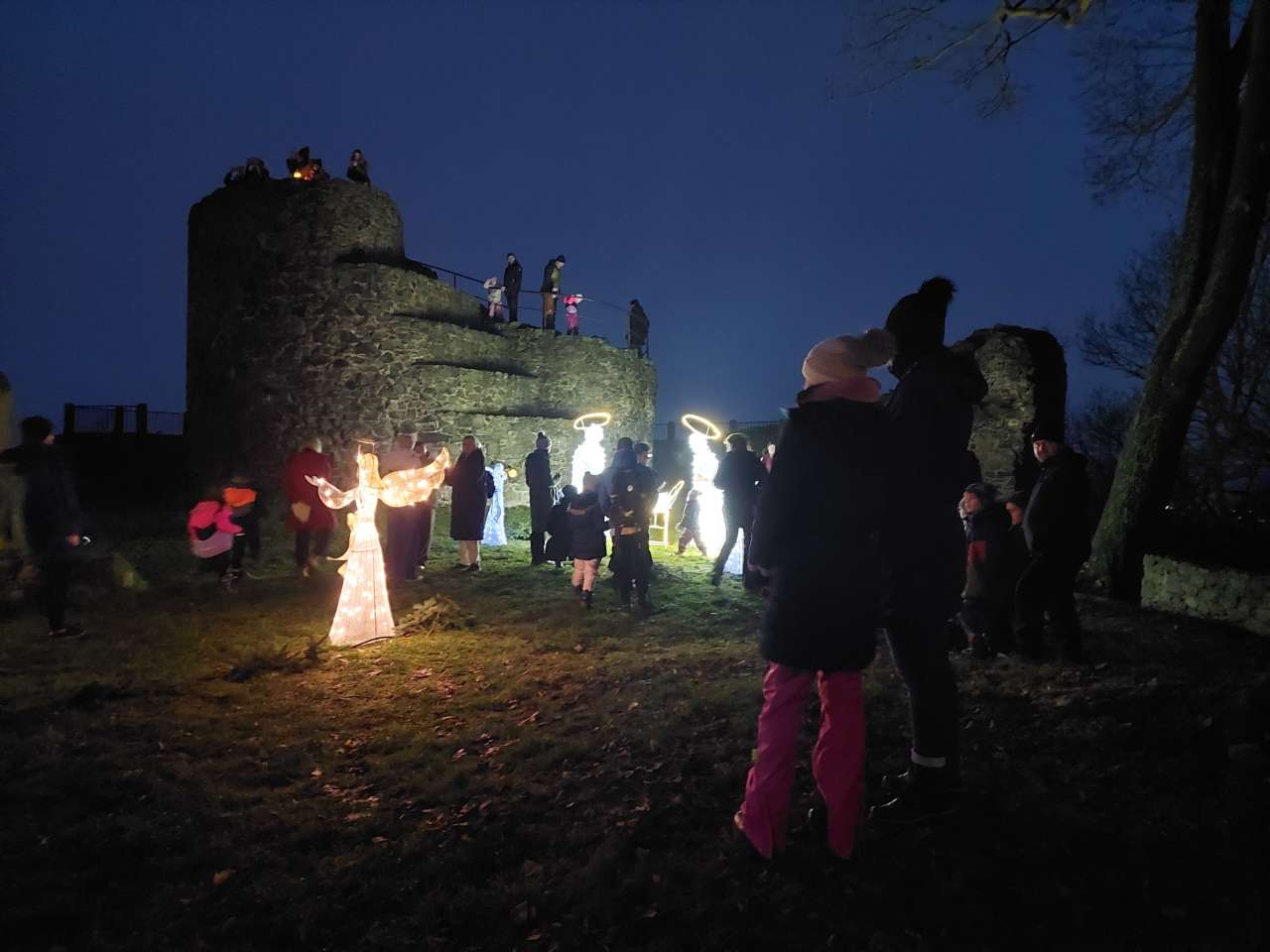 Adventní neděle s anděly na hradě byla úžasná